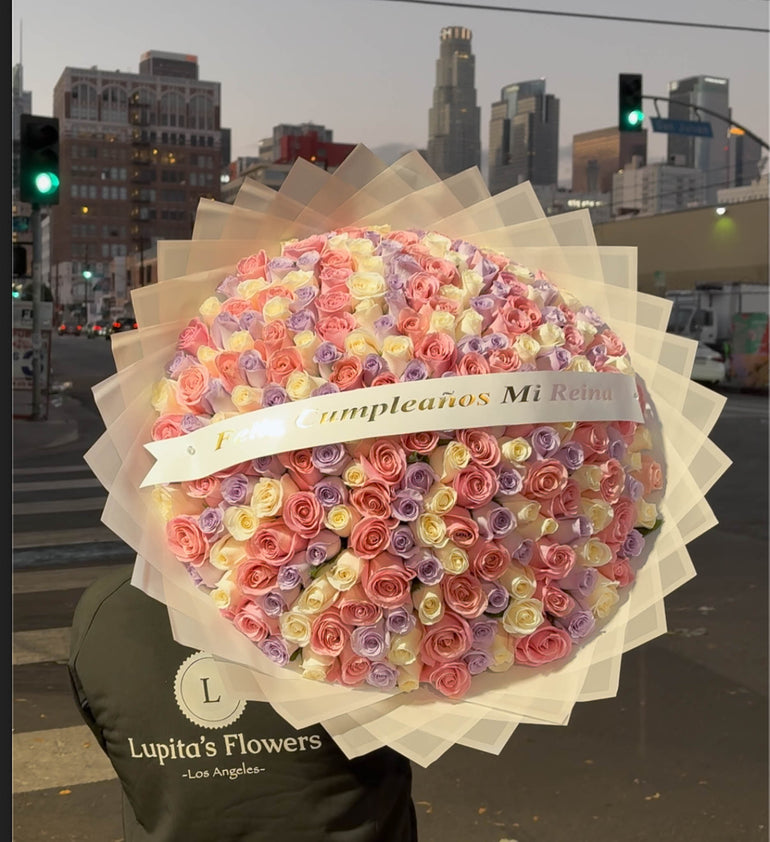 Ramos Buchones (All Rose Bouquets) – Lupita’s Flowers