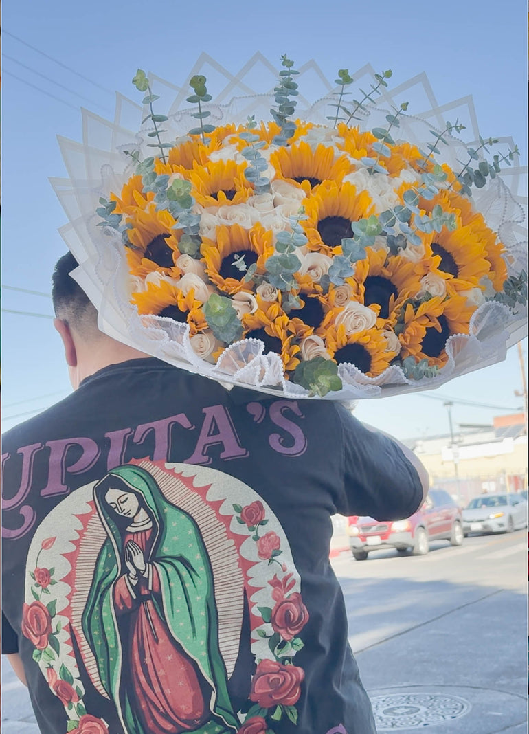 Ramos Buchones (All Rose Bouquets) – Lupita’s Flowers